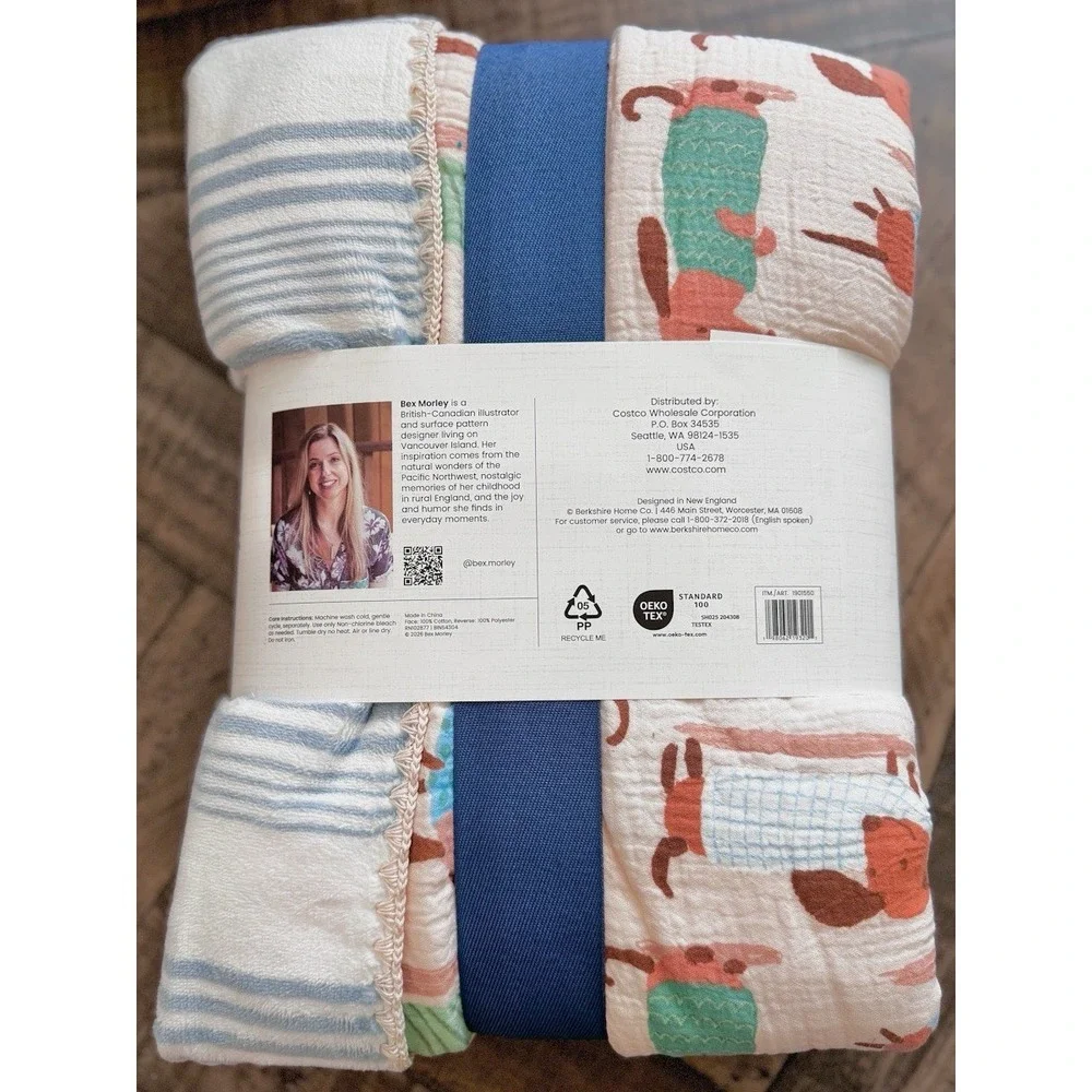 COSTCO Artist Collection Cotton Gauze Throw with Plush Reverse Dachshund 60